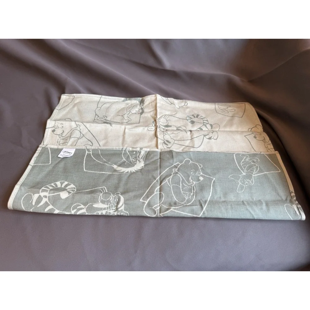 Vtg Disney 100 Acre Wood Winnie the Pooh Friends Sage Green Table‎ Cloth Napkins